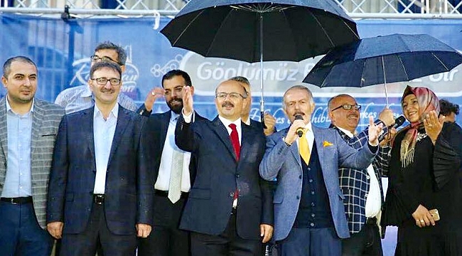 Ak Parti B.Paşa İlçe Teşkilatı İftarı Yağmurlar Altında Yaptı